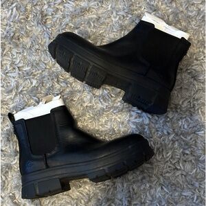 UGG CHELSEA BOOT